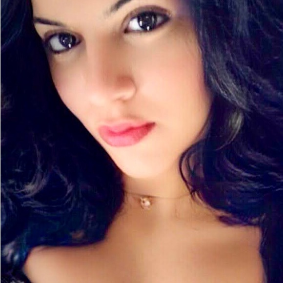 Meet your seller! Hi I’m Michelle 🫶🏻 - Picture 5 of 16